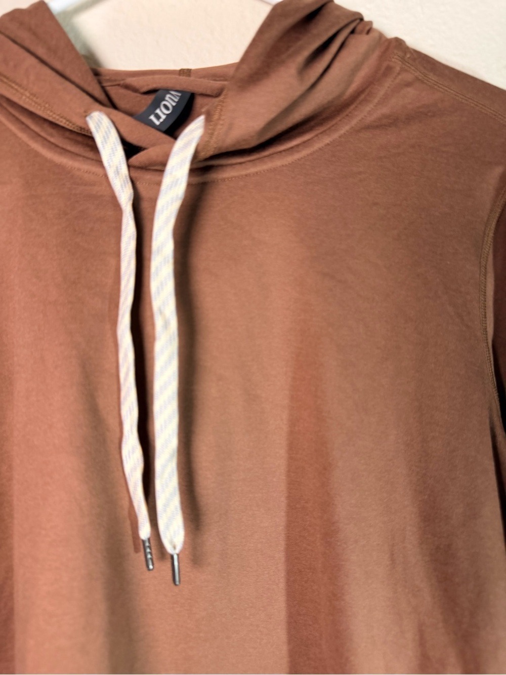 NWT Vuori Halo Essential Hoodie Cardamom Heather DreamKnit Small - Picture 7 of 8